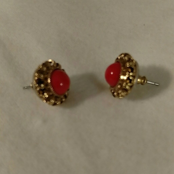 Stella and Dot Coral Stone Stud Post Earrings in Goldtone Setting OS - Picture 4 of 4